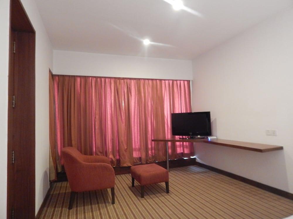 Hotel Parc Estique Pune Eksteriør bilde