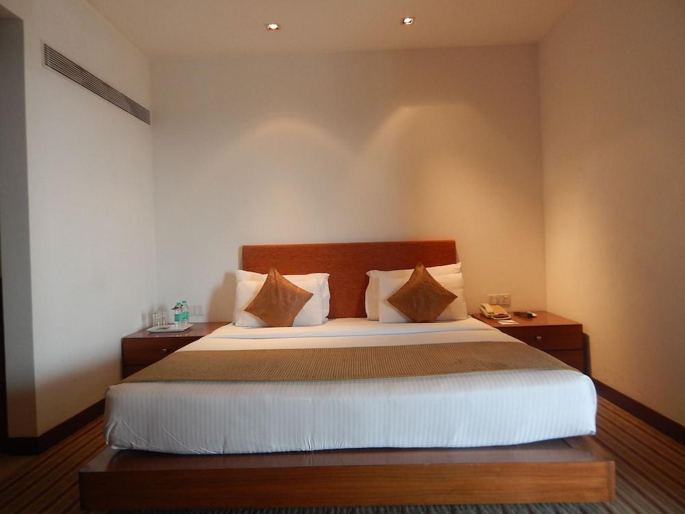 Hotel Parc Estique Pune Eksteriør bilde