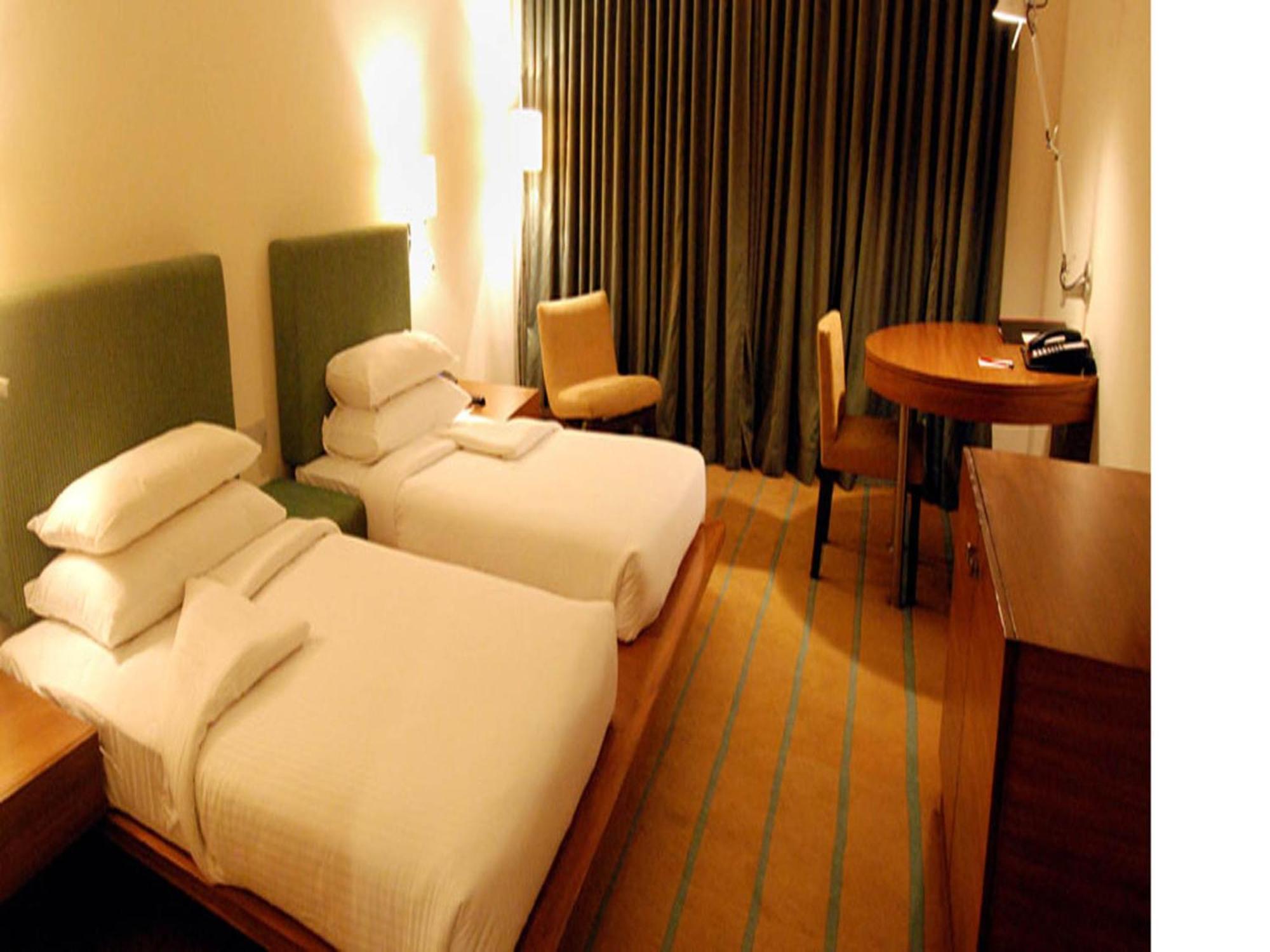 Hotel Parc Estique Pune Eksteriør bilde