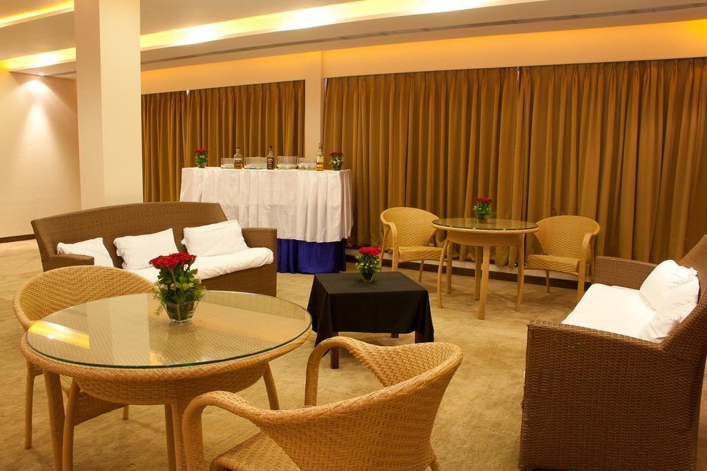 Hotel Parc Estique Pune Eksteriør bilde