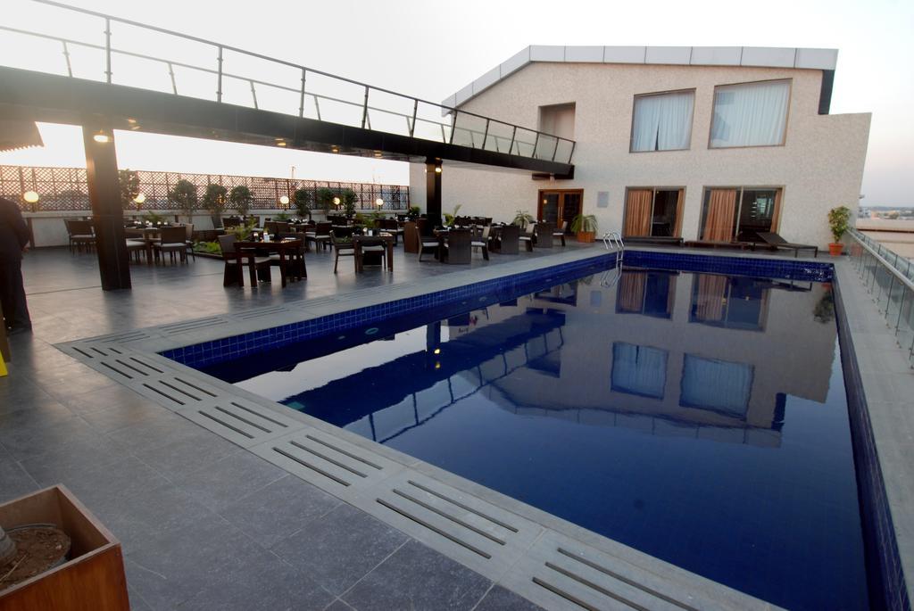 Hotel Parc Estique Pune Eksteriør bilde