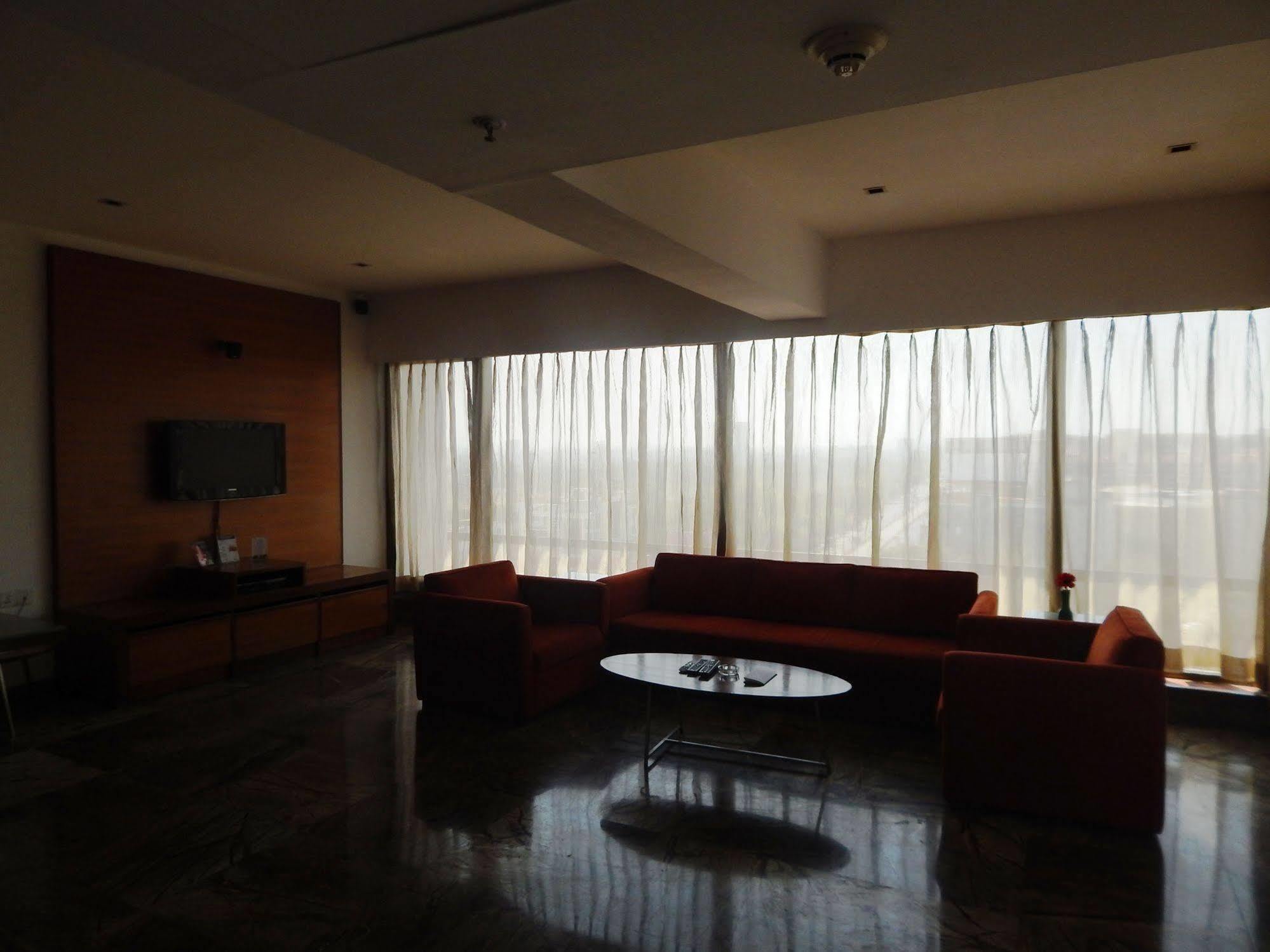 Hotel Parc Estique Pune Eksteriør bilde
