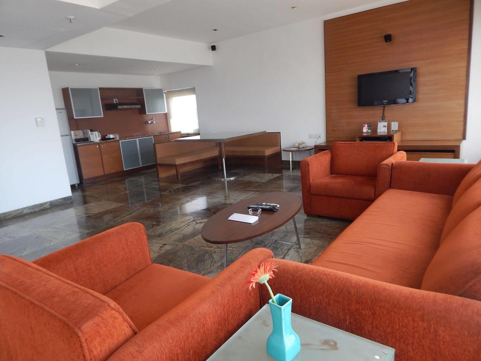 Hotel Parc Estique Pune Eksteriør bilde