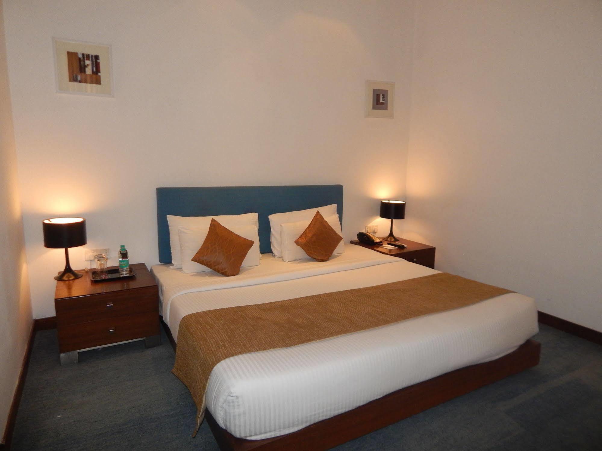 Hotel Parc Estique Pune Eksteriør bilde
