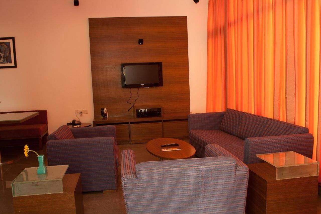 Hotel Parc Estique Pune Eksteriør bilde