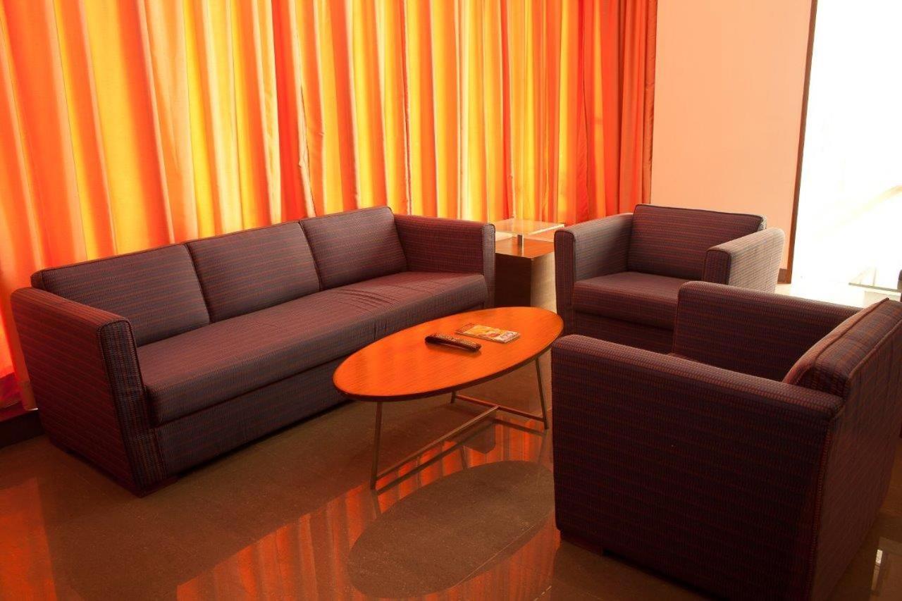 Hotel Parc Estique Pune Eksteriør bilde